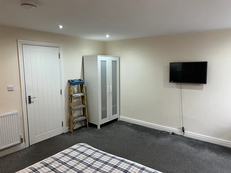 72 Derby Grove, NG7 1PF – 6-Bedroom En-suite Student House - Thumbnail 21